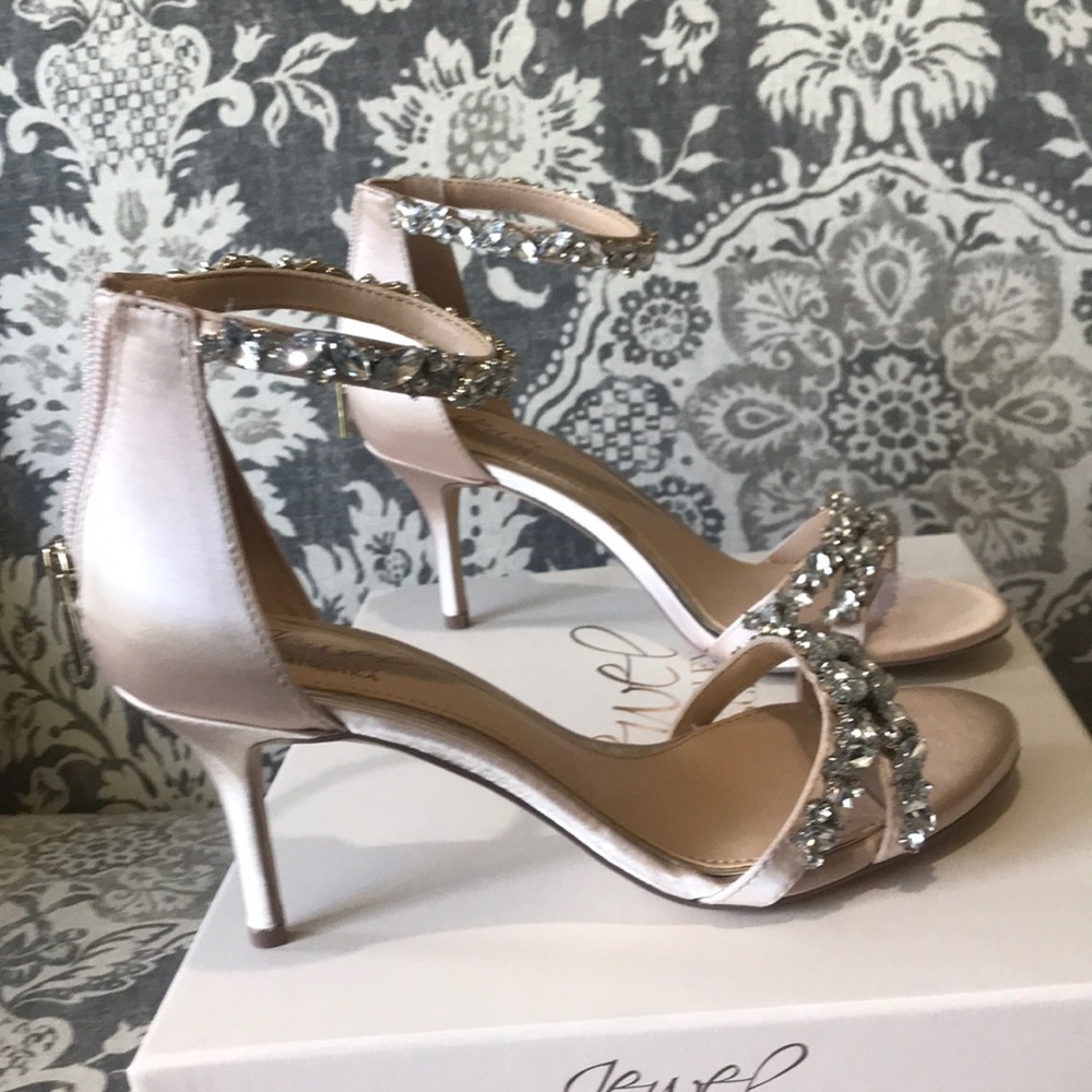Caroline shoe by Badgley Mischka - Picture 2 of 3